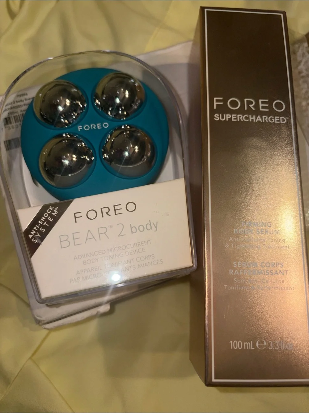 FOREO BEAR 2 Body Microcurrent Device in Turquoise with Bronze Serum Box